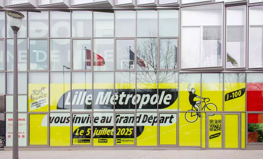 Vitrophanie grand format pour le Tour de France 2025 à Lille