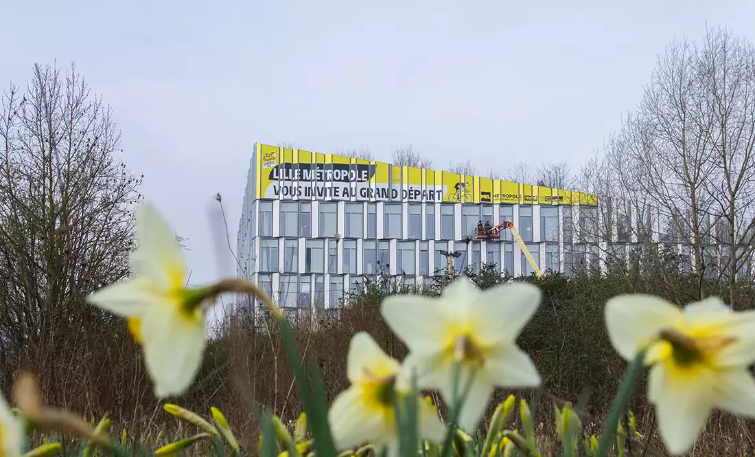 realisation-vitrophanie-tour-de-france-2025-4