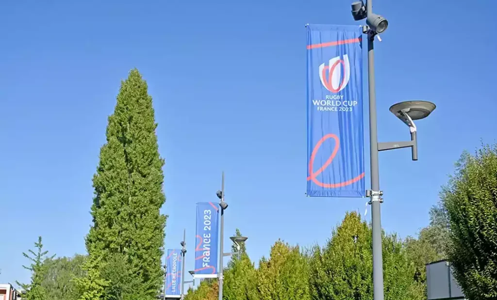 Des drapeaux sur mesure pour la Coupe du Monde de Rugby 2023 à Lille